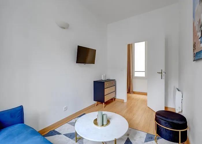 Апартаменты Bnbnova - 2br - Le Marais & Montorgueil Париж